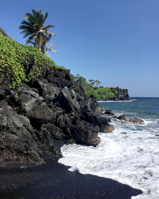 black_sand_beach_hawaii_story