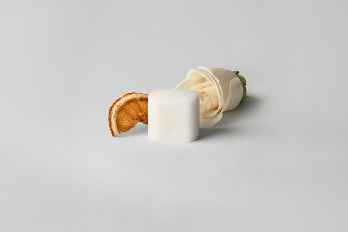 KIIMA FLOREE floral natural deodorant refill, with flower and orange, eco-friendly packaging