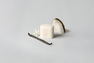 edilos by Green Beaver natural deodorant refill box, vanilla bliss natural fragrance, vanilla flower and coconut, eco-friendly packaging